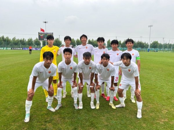 青少年精英职业联赛  第一阶段 上海海港U17队2:0战胜武汉三镇U17队